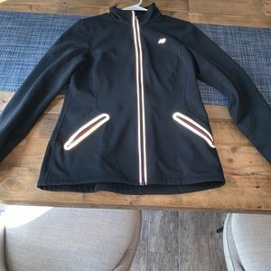 WOMENS NEW BALANCE RUNNING JACKET
